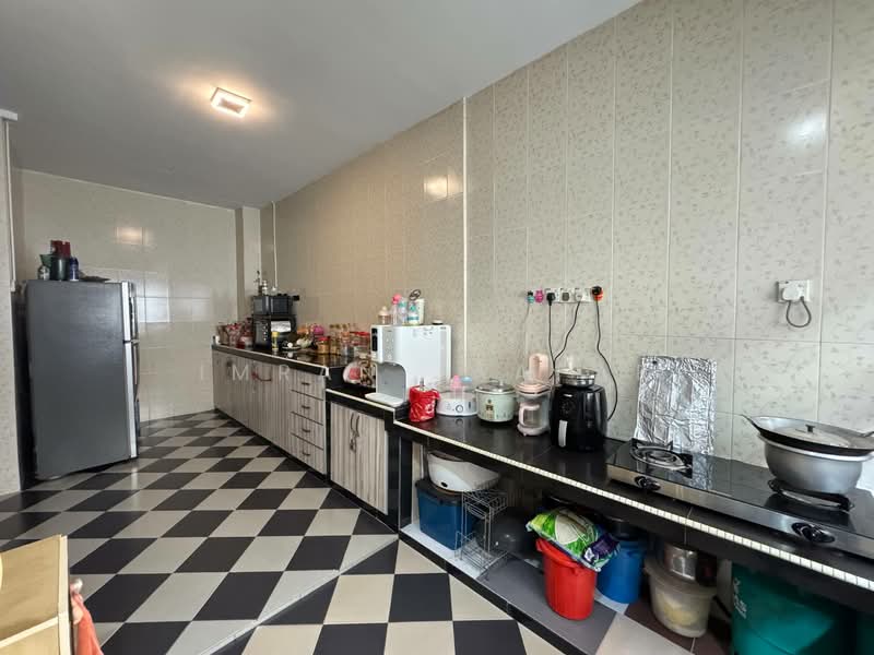 2-storey Terraced House for Sale in Taman Damai Utama (Bandar Kinrara) - Imran Jaafar - Kitchen - PropertyGuru.com.my