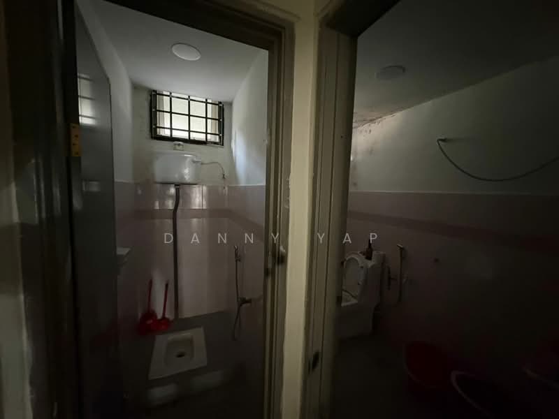 Shop for Rent in Johor Bahru (Johor) - Danny Yap - Bathroom - PropertyGuru.com.my