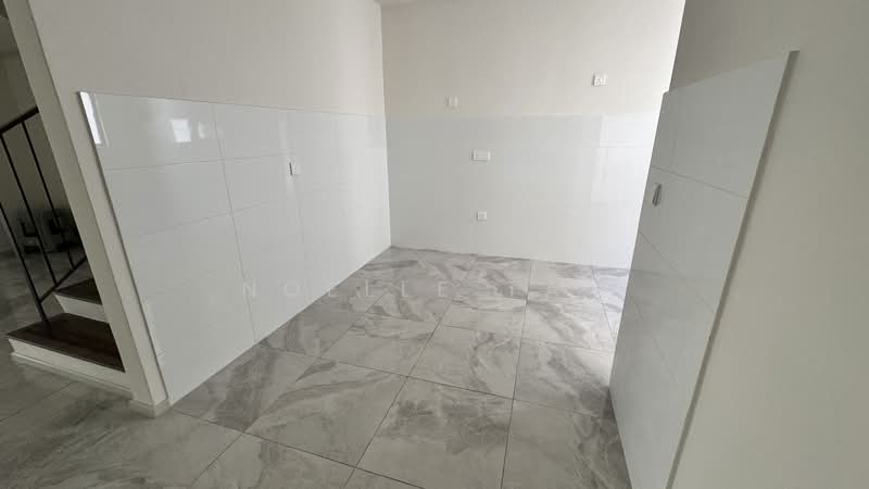 3-storey Terraced House for Sale in Taman Bukit Serdang (Seri Kembangan) - Noelle Tan - Kitchen - PropertyGuru.com.my