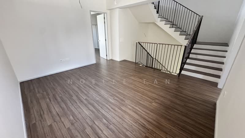 3-storey Terraced House for Sale in Taman Bukit Serdang (Seri Kembangan) - Noelle Tan - Family Hall Area 1 - PropertyGuru.com.my