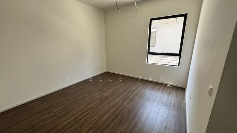 3-storey Terraced House for Sale in Taman Bukit Serdang (Seri Kembangan) - Noelle Tan - Bedroom 2 - PropertyGuru.com.my