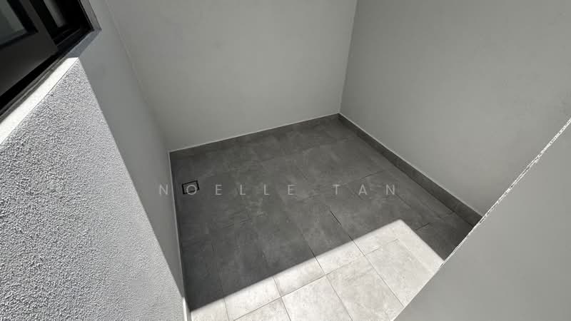 3-storey Terraced House for Sale in Taman Bukit Serdang (Seri Kembangan) - Noelle Tan - Laundry Yard - PropertyGuru.com.my