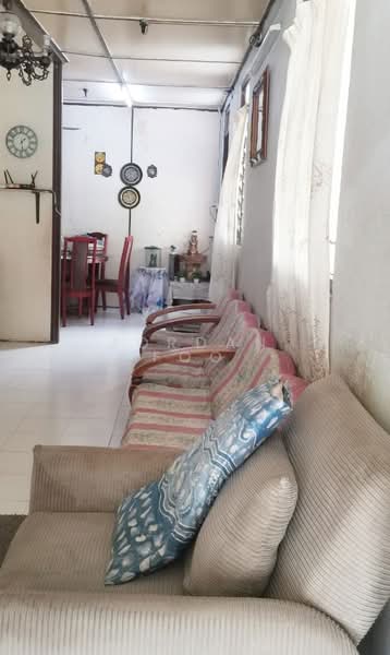 Solok Kampung Jawa Bayan Baru Corner Units untuk Untuk Dijual - RM 730,000, Mac 2026 - Living Room - PropertyGuru.com.my