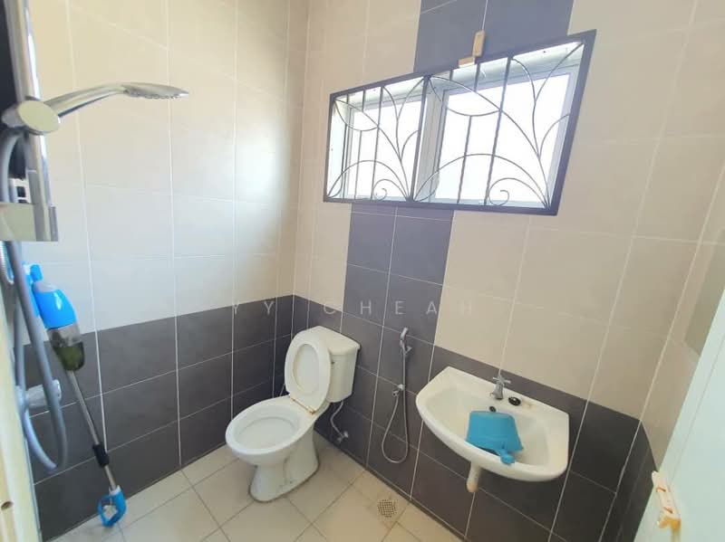 2-storey Terraced House for Rent in Ipoh (Perak) - YY Cheah - Bathroom - PropertyGuru.com.my