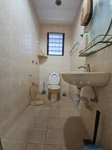 2-storey Terraced House for Sale in Tanjung Tokong (Penang) - Eugene Tung - Bathroom - PropertyGuru.com.my