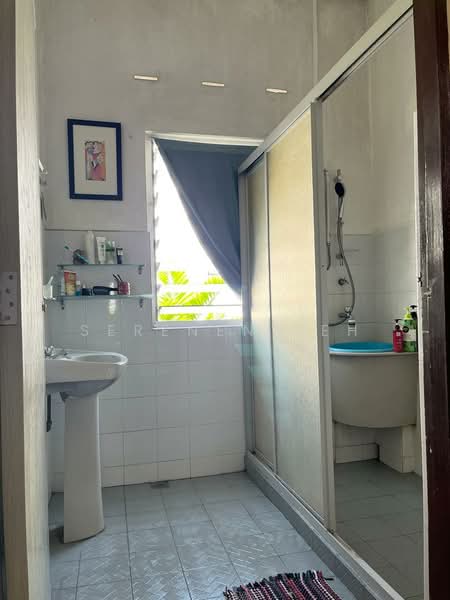 Semi-Detached House for Sale in Island Glades (Jelutong) - SERENEN TEH - Bathroom - PropertyGuru.com.my