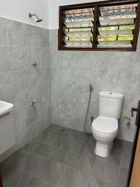 2-storey Terraced House for Rent in Taman Ukay Heights (Ulu Kelang) - NadiaIsmanu Janie - bathroom - PropertyGuru.com.my