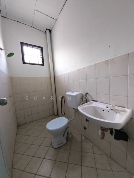 Terraced House for Sale in Senai (Kulai) - Sharon Ong - Bathroom - PropertyGuru.com.my