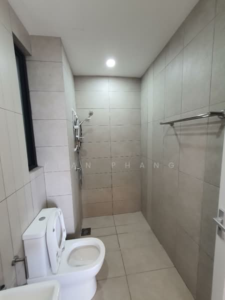 Service Residence for Rent at Kenwingston Avenue - Kean Phang - Bathroom - PropertyGuru.com.my