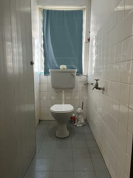 Semi-Detached House for Sale in Island Glades (Jelutong) - Tan Hooi - Bathroom - PropertyGuru.com.my