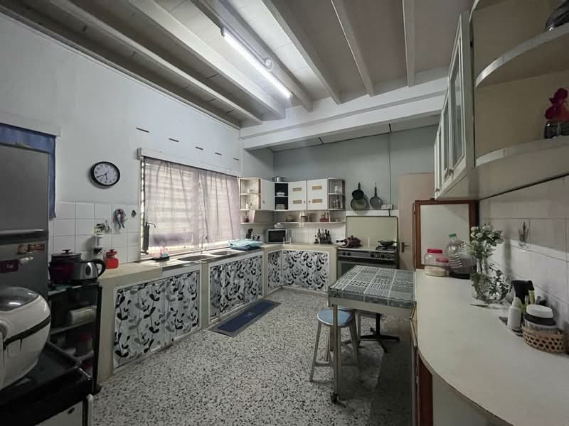 Semi-Detached House for Sale in Island Glades (Jelutong) - Tan Hooi - Kitchen - PropertyGuru.com.my