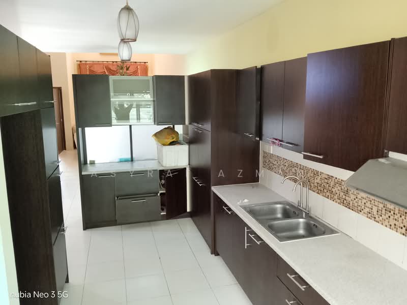 3-storey Terraced House for Sale in Sungai Besi (Kuala Lumpur) - Asyraf Azman - Kitchen - PropertyGuru.com.my