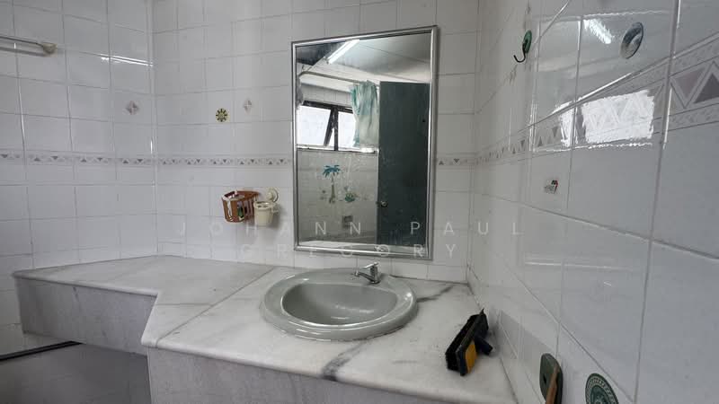 Condominium for Sale at The Vistana - Johann Paul Gregory - Bathroom - PropertyGuru.com.my