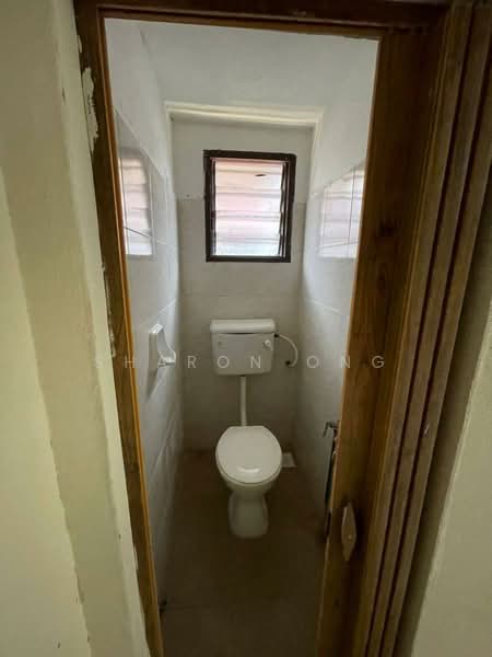 Taman Dahlia untuk Untuk Dijual - RM 370,000, Mac 2026 - Bathroom - PropertyGuru.com.my