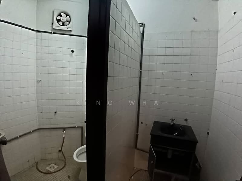 Office for Rent in Ulu Kelang (Kuala Lumpur) - King Wha - Bathroom - PropertyGuru.com.my