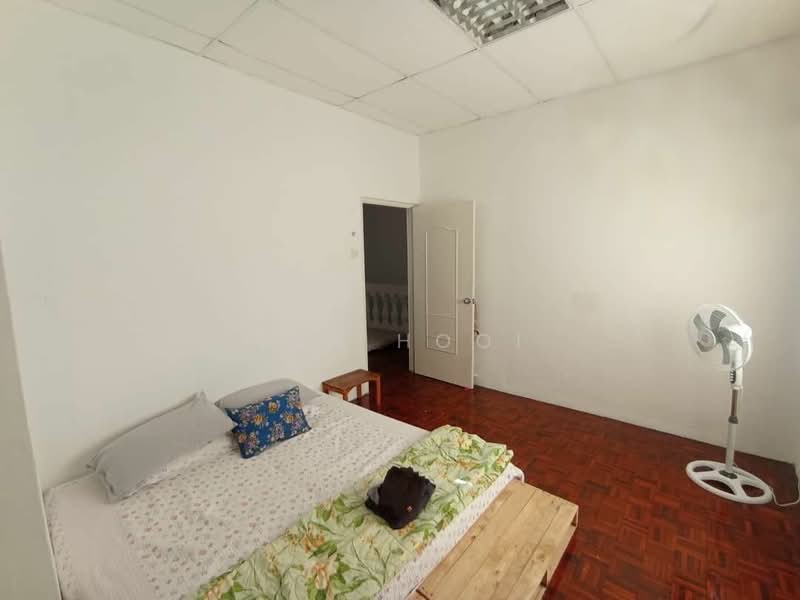 Semi-Detached House for Sale in Island Glades (Jelutong) - Tan Hooi - Bedroom - PropertyGuru.com.my