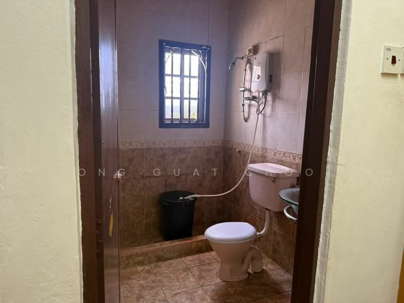 2-storey Terraced House for Sale in Bandar Sungai Long (Selangor) - Ong Guat Choo - Bathroom - PropertyGuru.com.my