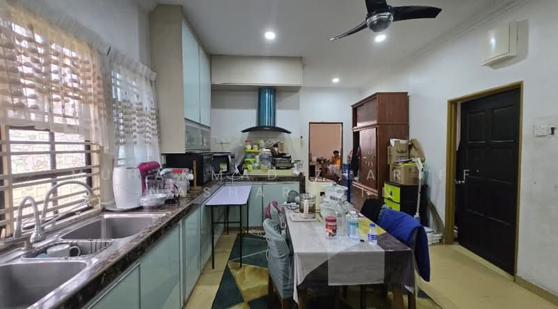 Seksyen 4 bangi untuk Untuk Dijual - RM 815,000, Mac 2026 - Kitchen - PropertyGuru.com.my
