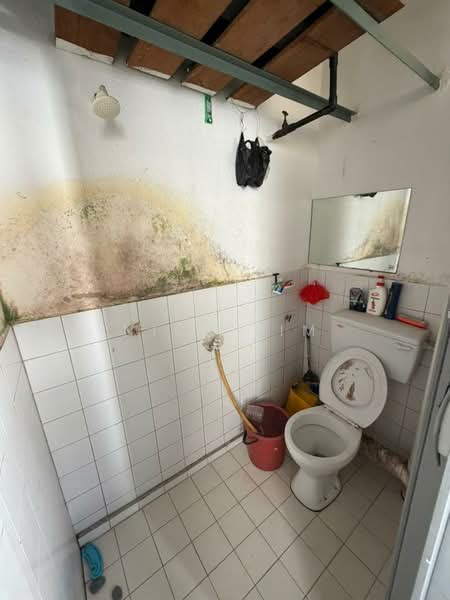 Taman Merak Jaya untuk Untuk Dijual - RM 118,000, Mac 2026 - Bathroom - PropertyGuru.com.my