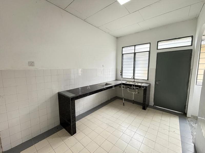 Rumah Teres 1-Tingkat untuk Dijual di Bukit Beruntung (Serendah) - Bella Leong - Kitchen - PropertyGuru.com.my