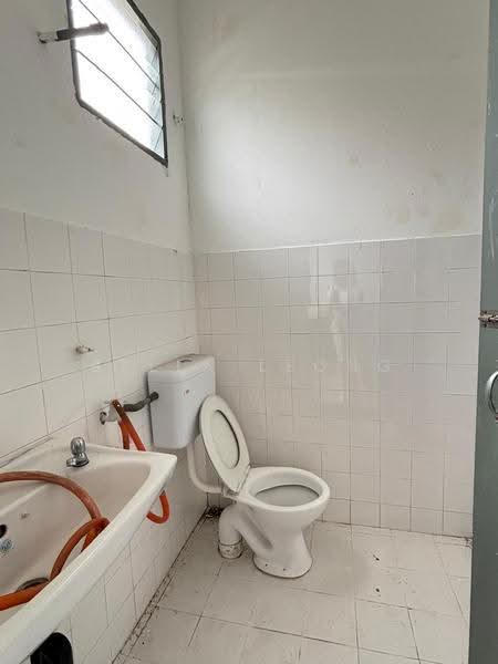 Rumah Teres 1-Tingkat untuk Dijual di Bukit Beruntung (Serendah) - Bella Leong - Bathroom - PropertyGuru.com.my
