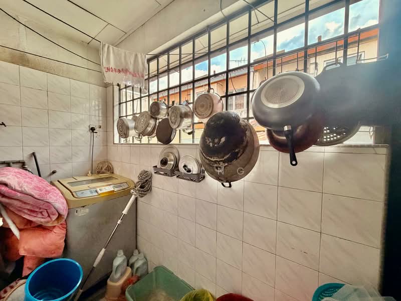 Taman Tun Dr Ismail untuk Untuk Dijual - RM 1,680,000, Mac 2026 - Kitchen - PropertyGuru.com.my