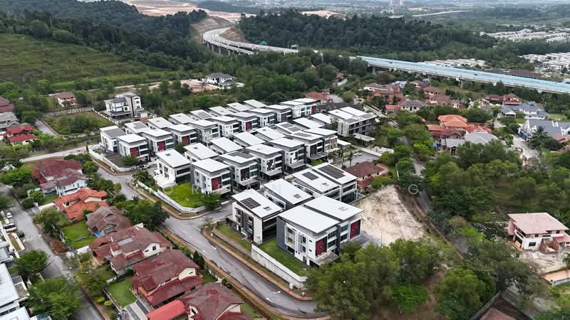 Rumah Berkembar untuk Dijual di Taman Puncak Perdana (Shah Alam) - Gordan Wong - Exterior - PropertyGuru.com.my