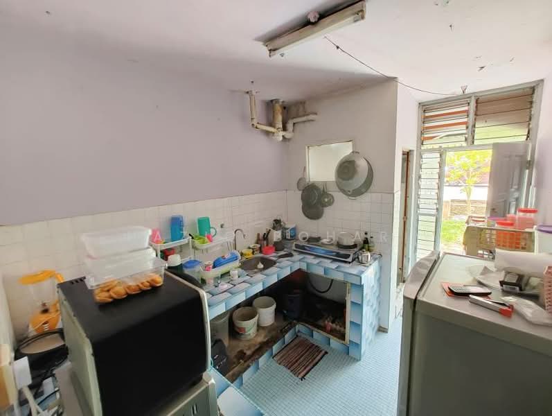 Flat PKNS Seksyen 8 untuk Untuk Dijual - RM 180,000, Mac 2026 - Kitchen - PropertyGuru.com.my