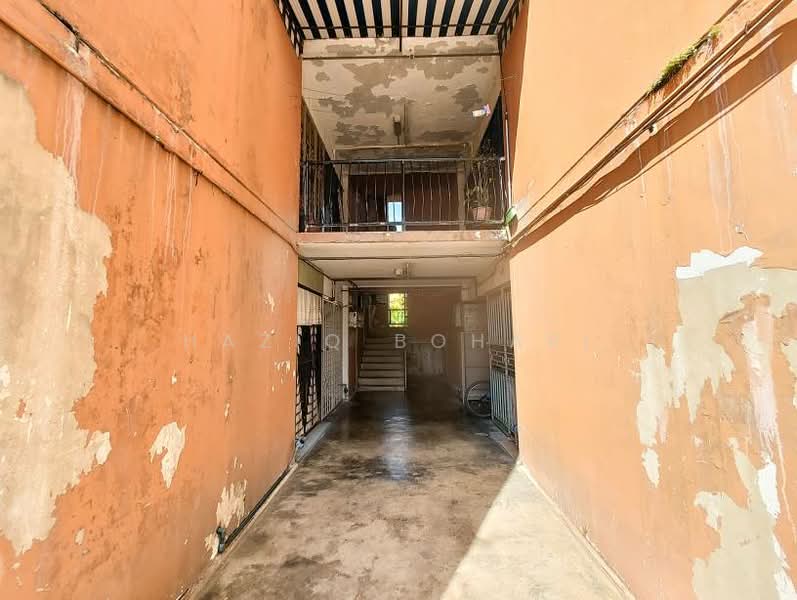 Flat PKNS Seksyen 8 untuk Untuk Dijual - RM 180,000, Mac 2026 - Exterior - PropertyGuru.com.my