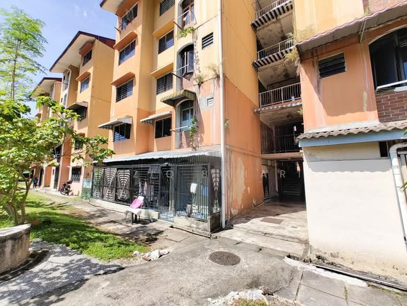 Flat PKNS Seksyen 8 untuk Untuk Dijual - RM 180,000, Mac 2026 - Exterior - PropertyGuru.com.my