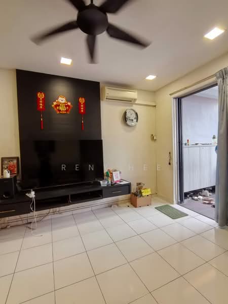 2-storey Terraced House for Sale in Setia Tropika (Johor Bahru) - Reny Hee - Living Room - PropertyGuru.com.my
