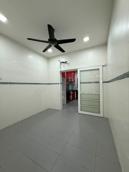 2-storey Terraced House for Sale in Kota Bayuemas (Klang) - Stephanie Yap - Kitchen - PropertyGuru.com.my