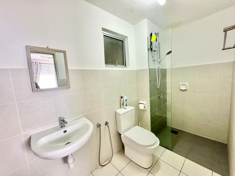 Service Residence for Sale at Alanis Residence - Norhafiz Bin Mohd Nor - Bathroom - PropertyGuru.com.my