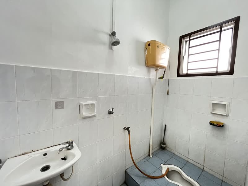 Taman Puteri Wangsa untuk Untuk Dijual - RM 348,000, Mac 2026 - Bathroom - PropertyGuru.com.my