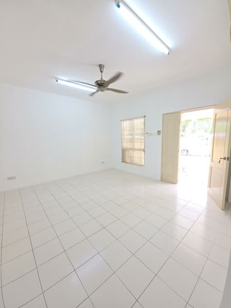 2-storey Terraced House for Rent in Setia Impian (Setia Alam) - Deckson Lok - Living Room - PropertyGuru.com.my
