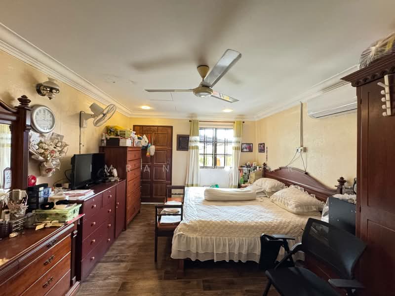 Seksyen 2 untuk Untuk Dijual - RM 2,200,000, Mac 2026 - Bedroom - PropertyGuru.com.my