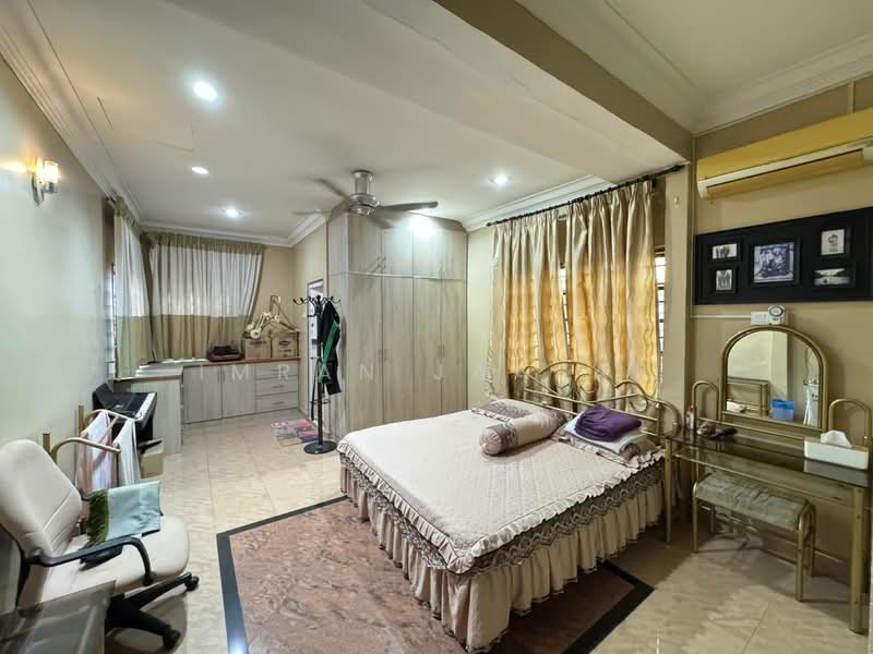 Seksyen 2 untuk Untuk Dijual - RM 2,200,000, Mac 2026 - Bedroom - PropertyGuru.com.my