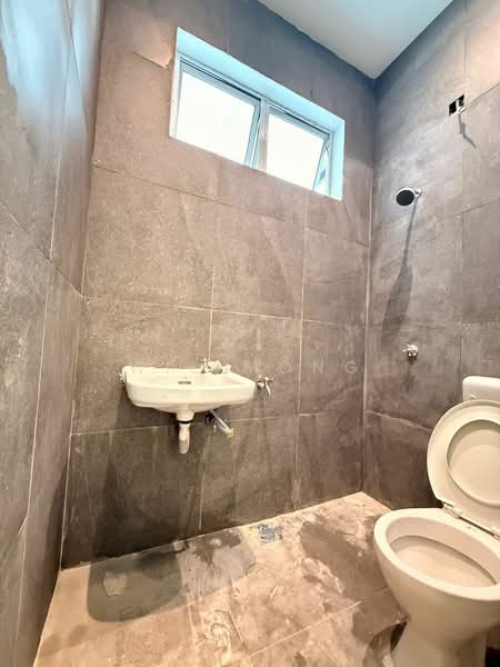 Skudai , Taman Bukit Gemilang untuk Untuk Dijual - RM 558,000, Mac 2026 - Bathroom - PropertyGuru.com.my