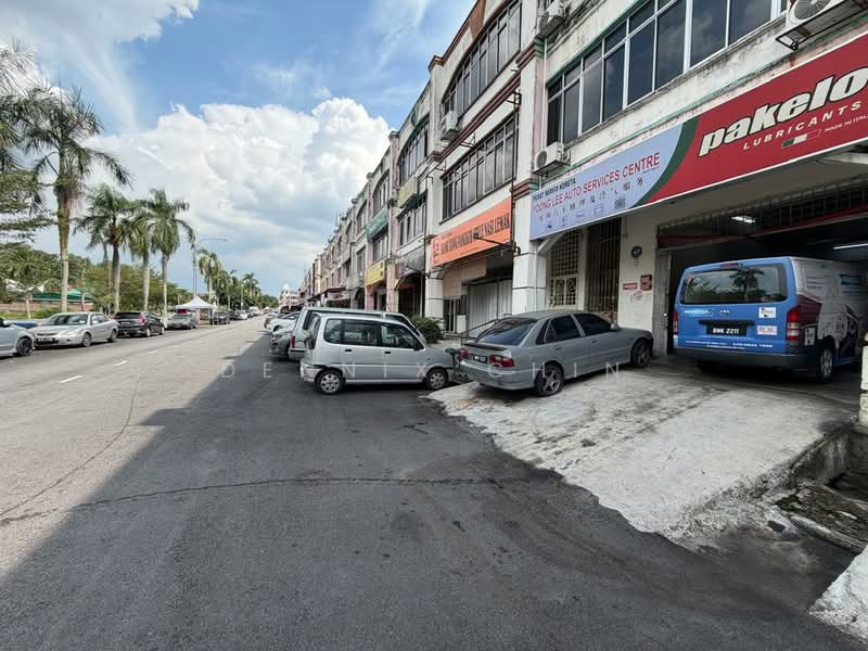 Shop / Office for Sale in Taman Putri Jaya (Cheras) - Dennix Chin - Exterior - PropertyGuru.com.my