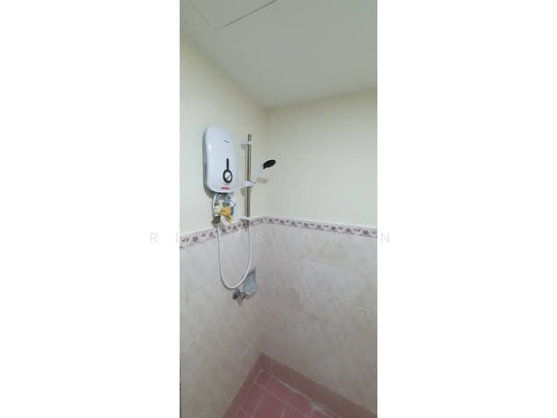 Pelangi Damansara untuk Untuk Disewa - RM 680 /bulan, Mac 2026 - Bathroom - PropertyGuru.com.my