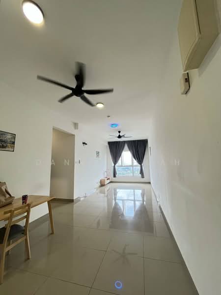 SkyLake Residence untuk Untuk Disewa - RM 1,600 /bulan, Mac 2026 - Living Room - PropertyGuru.com.my