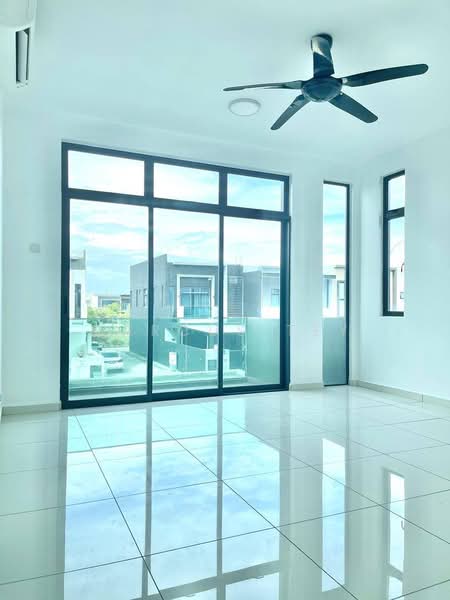 Danga Sutera untuk Untuk Dijual - RM 985,000, Mac 2026 - Living Room - PropertyGuru.com.my