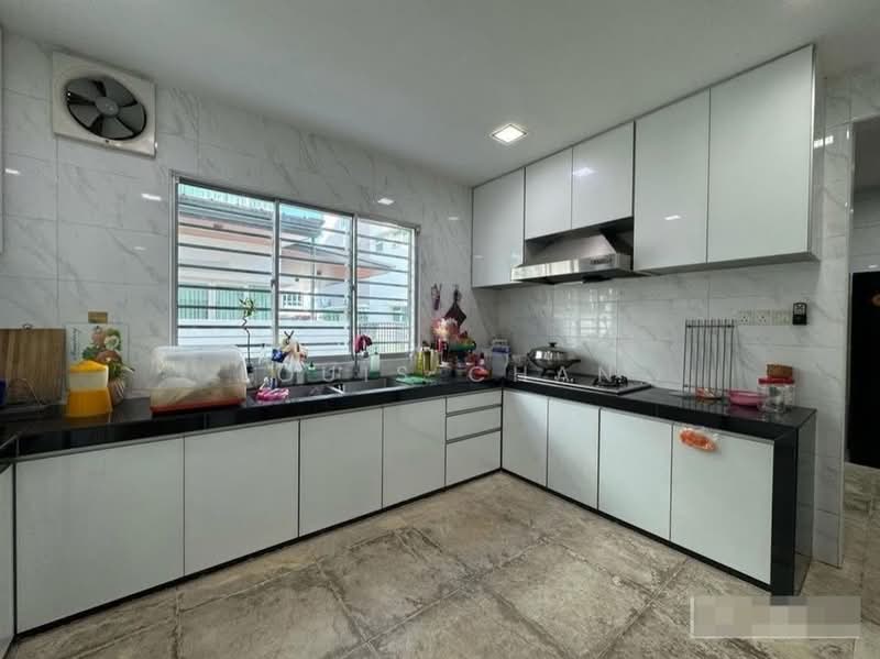 3-storey Terraced House for Sale in Ambang Botanic (Klang) - Louis Chan - Kitchen - PropertyGuru.com.my