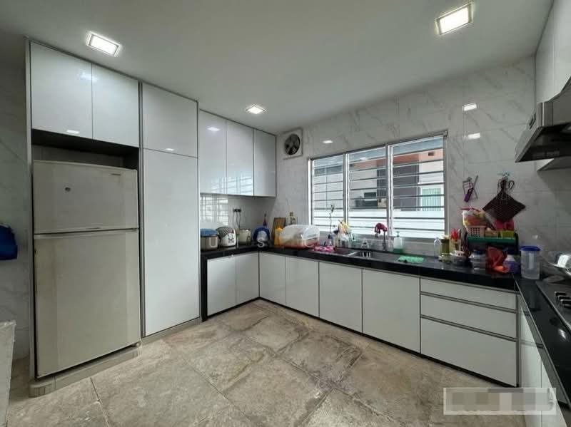 3-storey Terraced House for Sale in Ambang Botanic (Klang) - Louis Chan - Kitchen - PropertyGuru.com.my