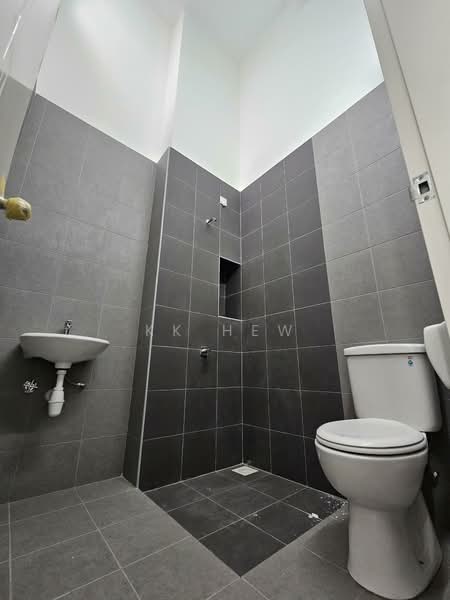 2-storey Terraced House for Sale in Eco Forest (Semenyih) - KK HEW - Bathroom - PropertyGuru.com.my