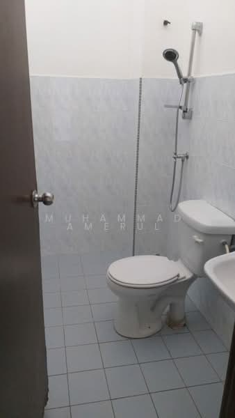 2-storey Terraced House for Rent in Bandar Sri Damansara (Selangor) - Muhammad Amerul - Bathroom - PropertyGuru.com.my
