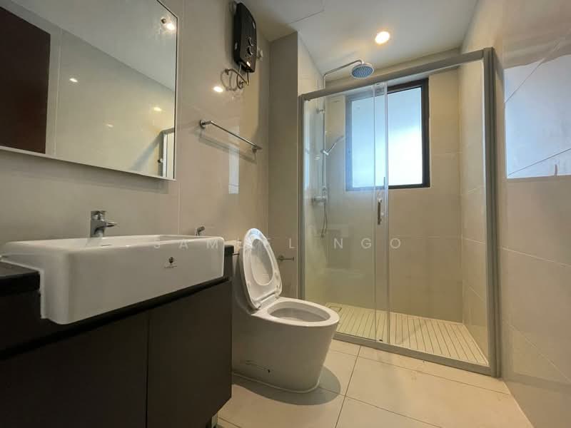 Condominium for Rent at Bay Laurel @ Country Garden Danga Bay - Samuel Ngo - Bathroom - PropertyGuru.com.my