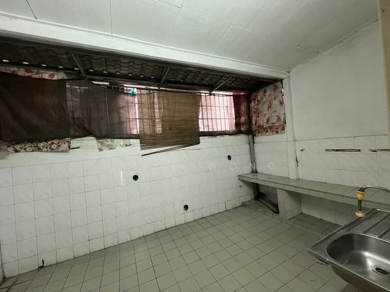 Sri Menjalara 62b, 2sty house, 16x55, Freehold, More Parking, Kepong untuk Untuk Dijual - RM 618,000, Mac 2026 - Kitchen - PropertyGuru.com.my