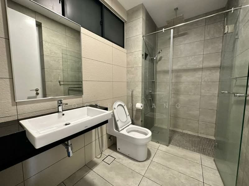 Servis Apartment untuk Disewa di The Sentral Suites - Roger Phang - Bathroom - PropertyGuru.com.my
