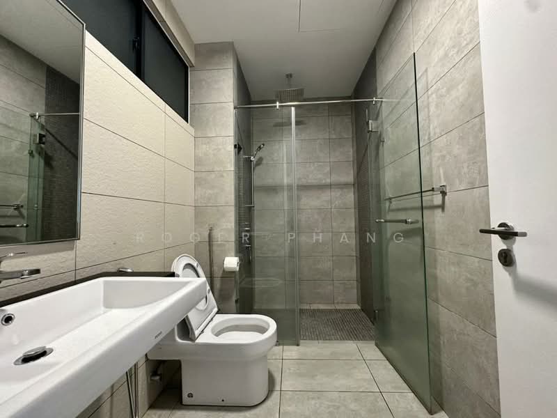 Servis Apartment untuk Disewa di The Sentral Suites - Roger Phang - Bathroom - PropertyGuru.com.my